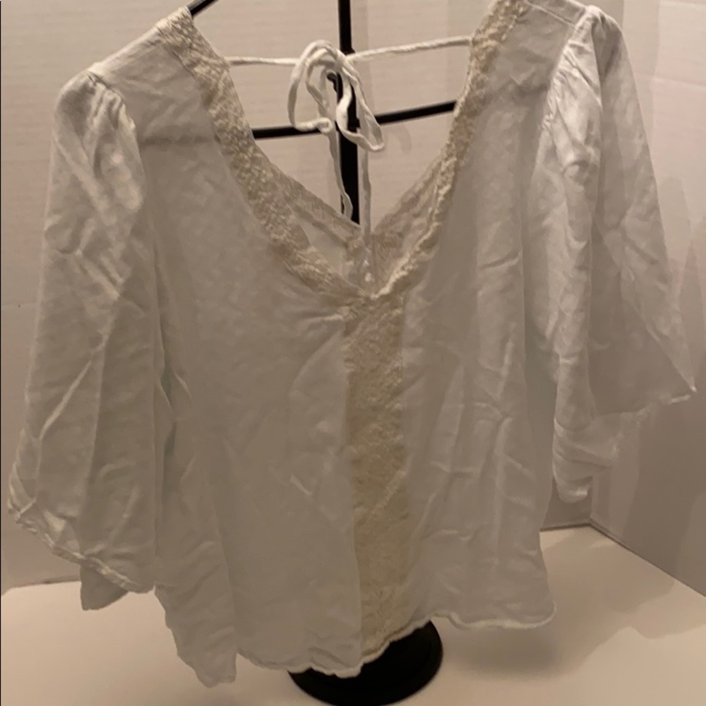 White top - Picture 3 of 3